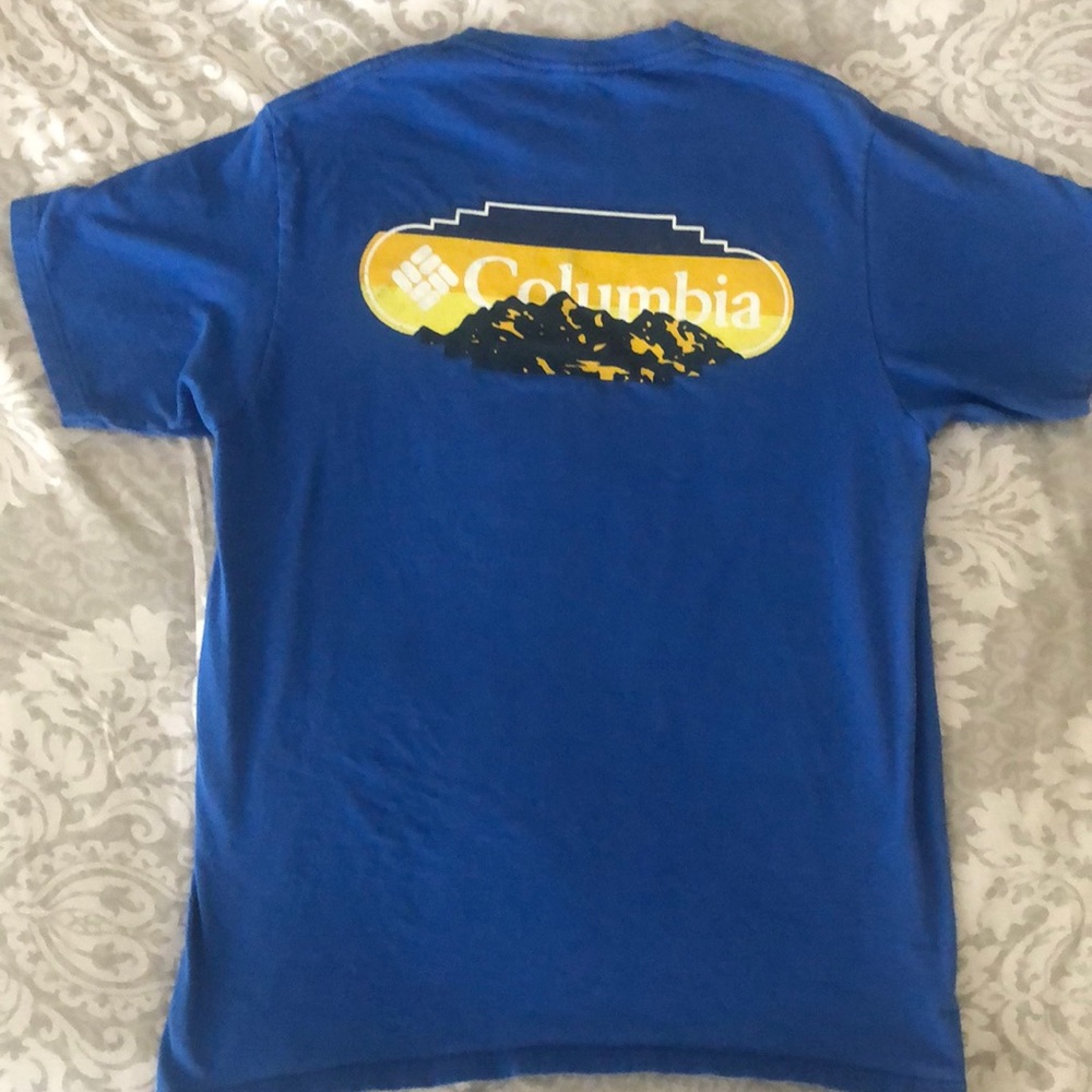 Columbia logo T-shirt Size Medium